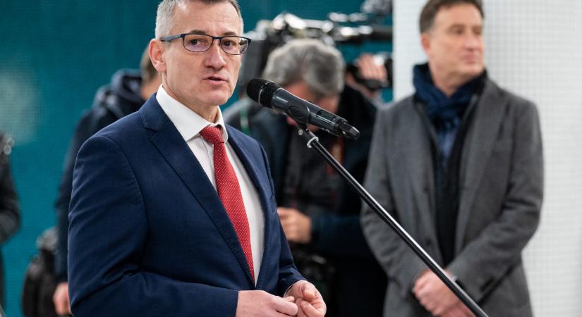 A 444 cikke után felmentették Bolla Tibort, a BKV vezérigazgatóját