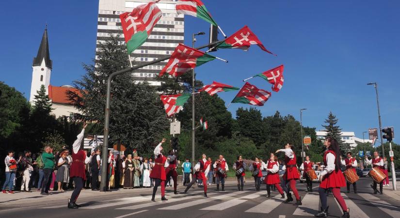 Elhagyatott üdülő a Balaton-parton, az év mentőse és tűzoltója: ezek voltak az elmúlt hét legnézettebb galériái