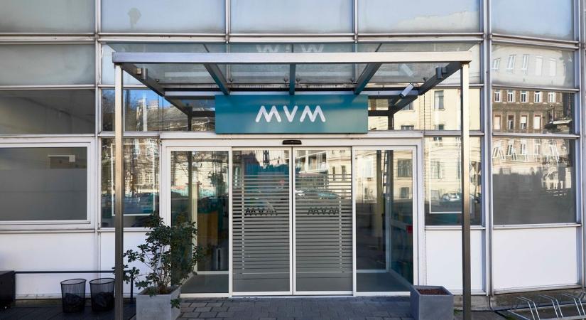 Bombariadó az MVM Központi Ügyfélszolgálatán - a rendőrség azonnal a helyszínre vonult