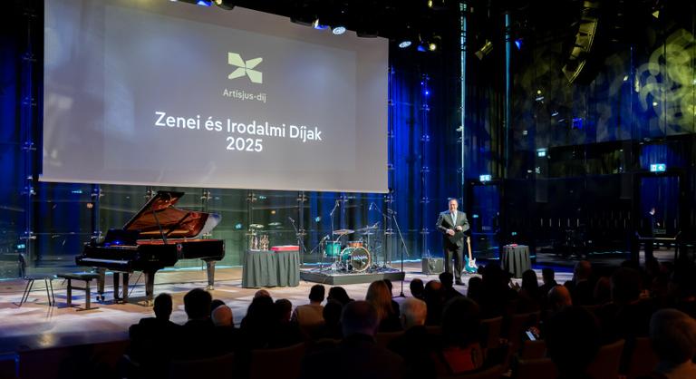 Geszti Péter életműdíjas, a Parno Graszt az év könnyűzenei produkciója