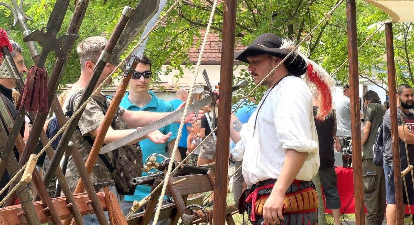 Bátor roham a mocsárral átölelt városért