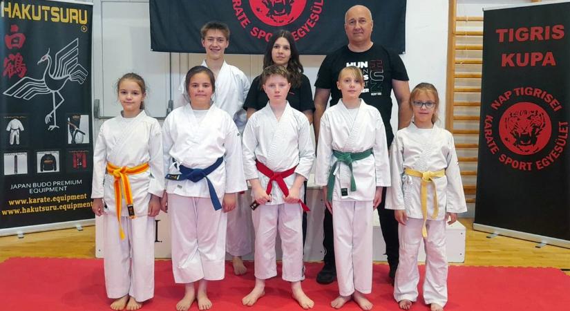 Három karate-arany Úrhidára