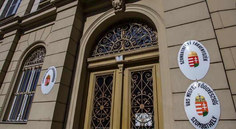 Portugáliából Szombathelyre rendelt LSD bélyegeket egy férfi