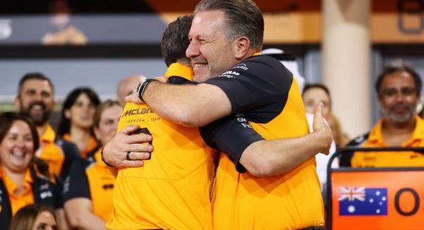 Zak Brown F1-es autóban: Nigel Mansell ikonikus Williamsét viszi pályára
