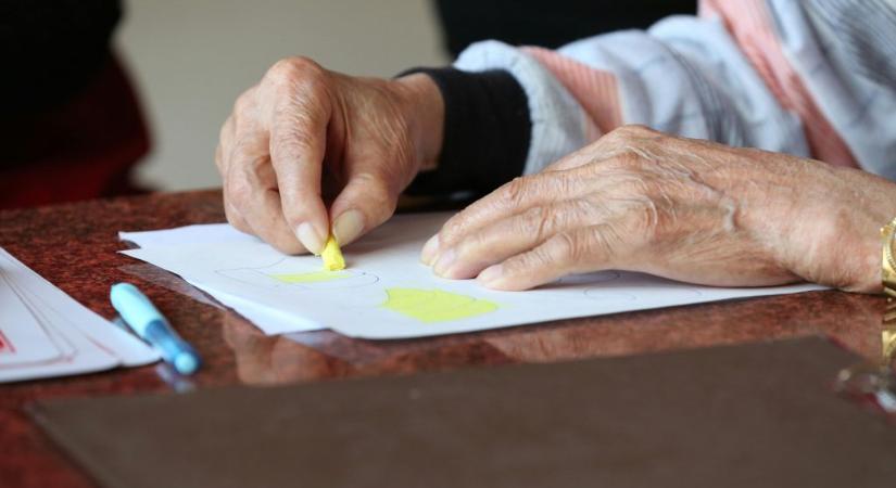 Elképesztő felfedezés: ez lehet a csodaszer az Alzheimer-kór ellen, akár évi 1 millió új esetet is megakadályozhat