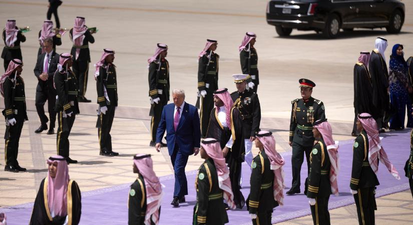 Trump első nagy diplomáciai útja Szaúd-Arábiába vezetett