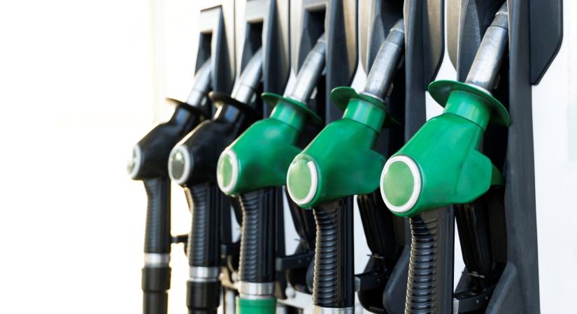 Ezért locsolja ki a benzint néhány amerikai tankoláskor