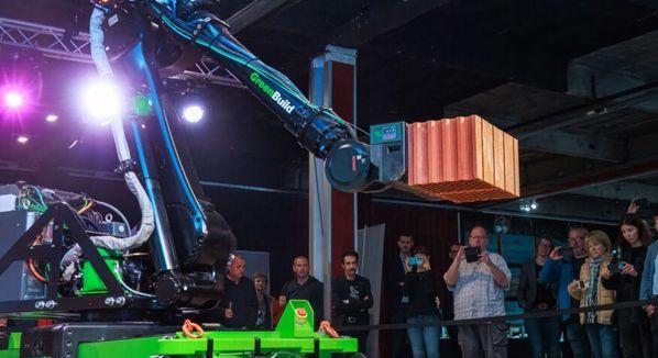 Bemutatkozott a falazó robot