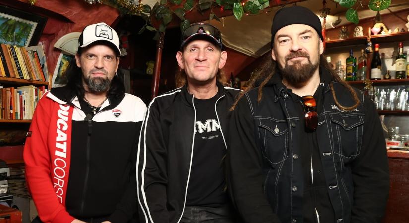 Ledöbbentek a rockrajongók: ezt tette Rúzsa Magdi gitárosa