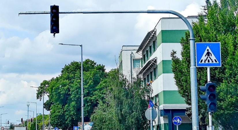 Nem működnek a jelzőlámpák Szombathely forgalmas útján
