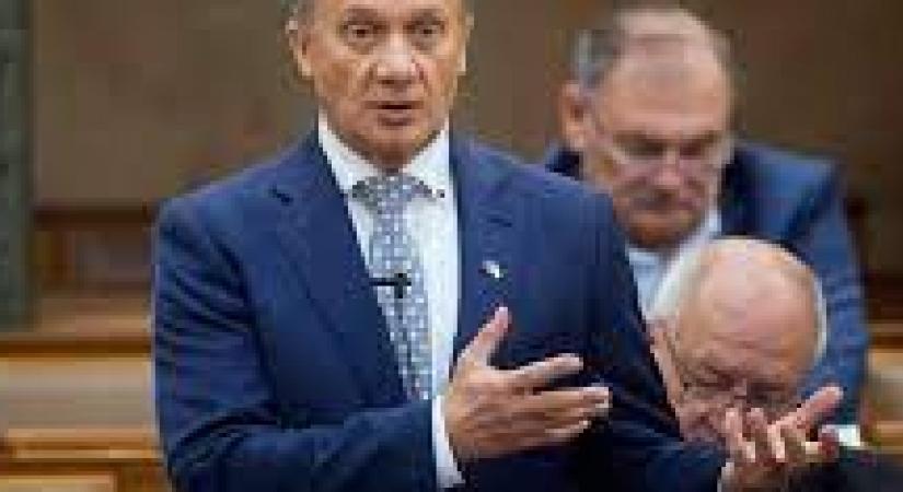 DK: nem lehet eltitkolni a kínai hitel feltételeit