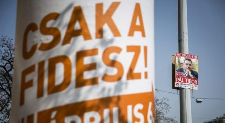Bocsánatkéréssel próbálja elkerülni a lemondást az antiszemita módon gyalázodó Fideszes képviselő