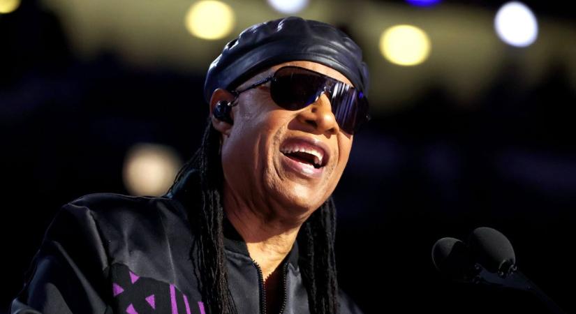 Csodagyerekként tűnt fel és a poptörténet is más lenne nélküle – 75 éves Stevie Wonder