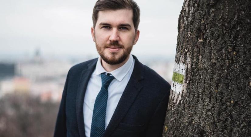 Momentumos politikus: ‘magamat és az elmúlt közel egy évtizednyi aktivitásomat köpném szembe, ha gátolnám, nem pedig segíteném ezt a változást’