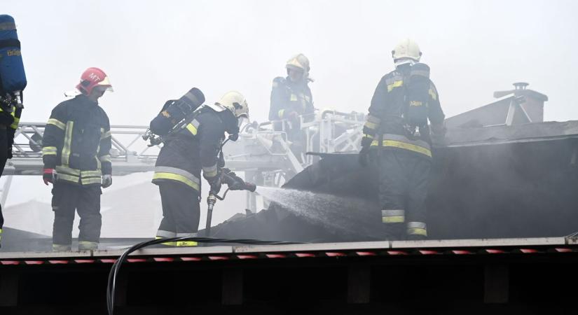 Még füstölnek a romok, szívfacsaró kijelentést tett a leégett szolnoki étterem tulajdonosa