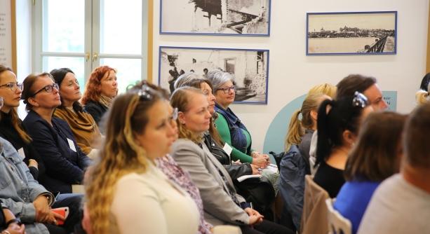 Szakmai napot szervezett az Útkeresés Segítő Szolgálat a Mondbach-kúriában