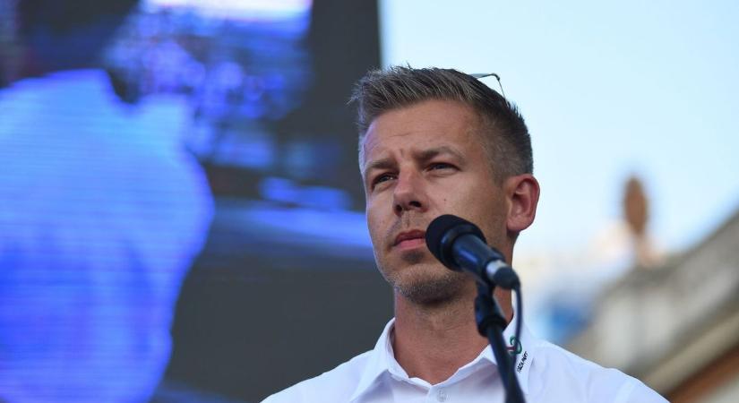 Magyar Péterék ennek nem fognak örülni: több törvény is módosul, amely érinti az EP-képviselők vagyonnyilatkozat-tételi kötelezettségét