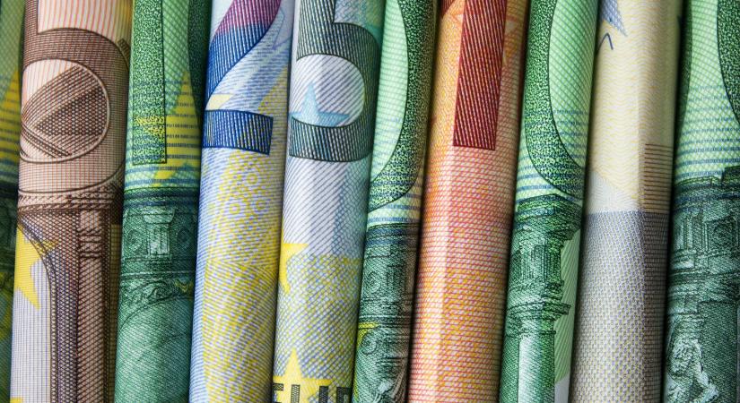 Euróbevezetés: hamarosan verdiktet mondanak az új belépőről