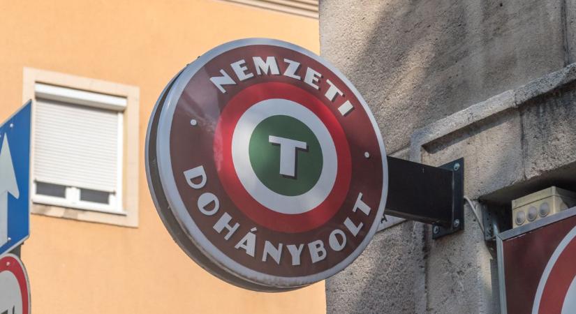 Szikével rabolta ki a dohányboltot - Ha beismeri, hét évvel megúszhatja