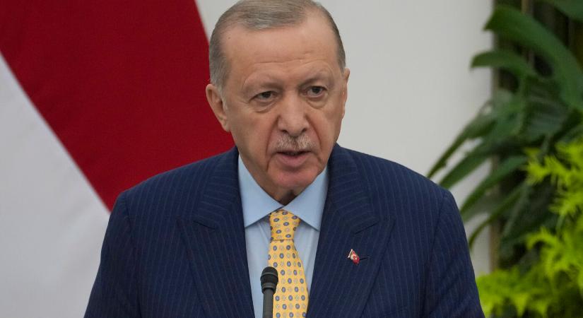 Török elnök: a NATO-nak nem szabad részt vennie a harcokban