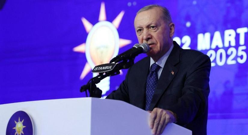 Erdogan: a NATO nem sodródhat bele a háborúba – békét sürget Törökország