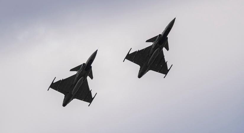 Pánikot okoztak a gripenek Nyíregyházán, megszólalt a honvédelmi miniszter a drónokról