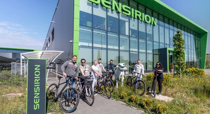 Méhlegelőn gyülekeztek a Sensirion bringásai