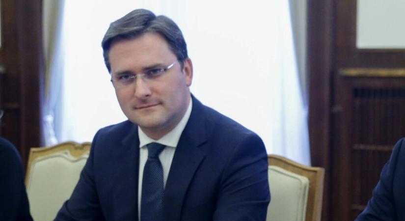 A művelődési miniszter elleni büntetőeljárás elindítását követelik a demokraták