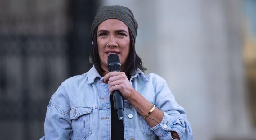 Tóth Gabi felkarolta a hajléktalanná vált sztárban sztárost