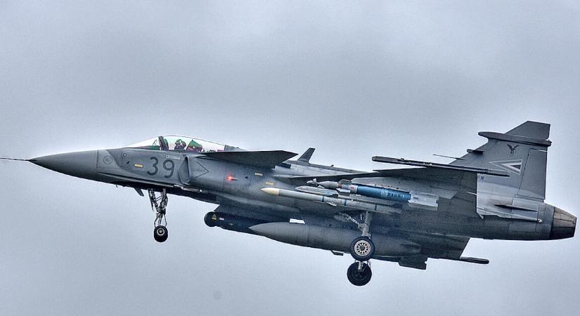 Levegőbe emelkedtek a Gripenek – mi történt a román határnál?