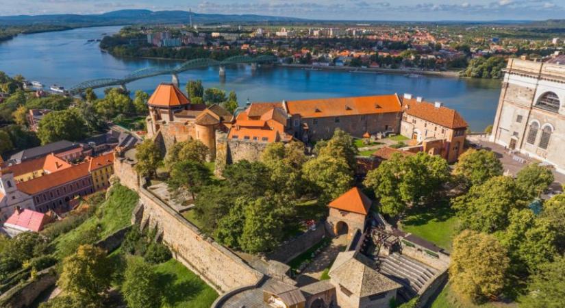 Gitárvirtuózok koncerteznek az Esztergomi Vármúzeumban