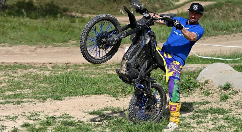Sikeres volt a szezonkezdő terepmotoros nap - Csendes erő