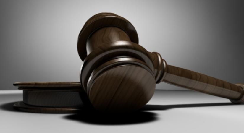 A Debreceni Törvényszék megváltoztatta a rendőrök elől menekülő orvos ítéletét