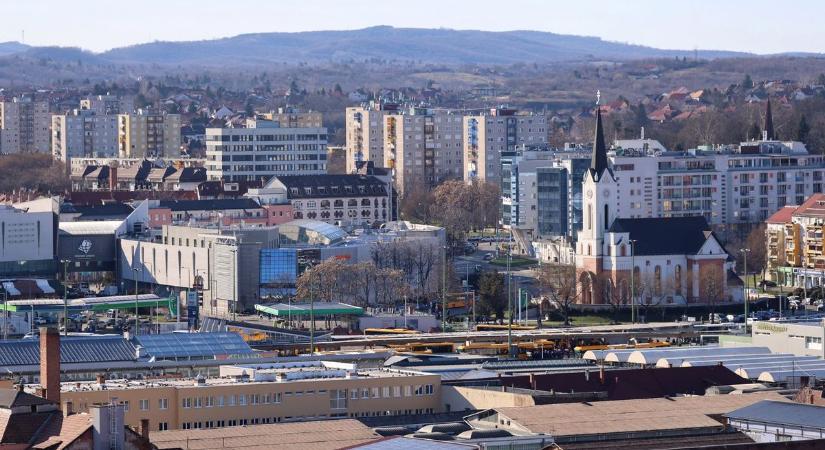 Kátyúinvázió Miskolcon – több tucat utcát érintenek a munkálatok!