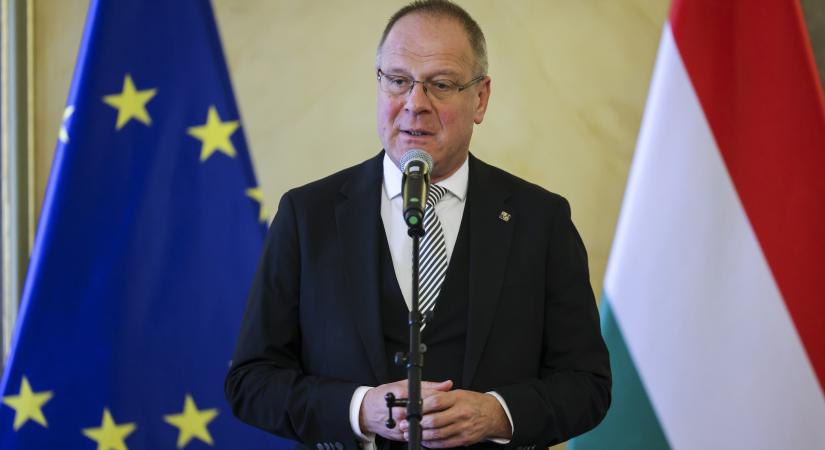 Brutális jogokat kapnak a települések Magyarországon, kirakhatják a megtelt táblát – itt a tervezet