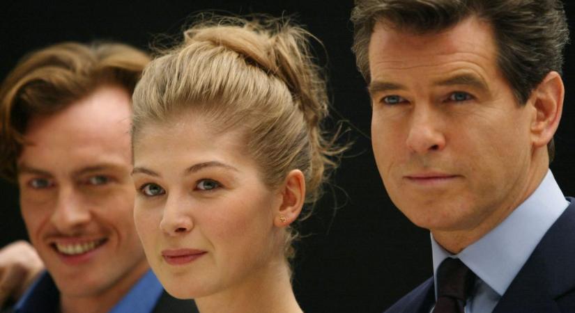 Rosamund Pike-ot vetkőzésre kérték a Bond-castingon, ő azonban nemet mondott