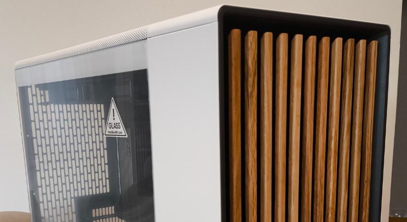 Fractal Design North XL ház és Lumen S28 RGB vízhűtés