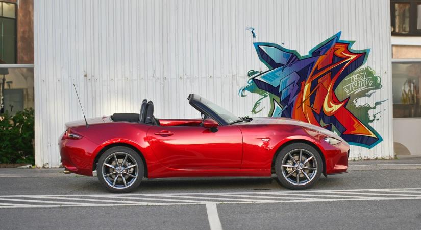 Ford Mustang? BMW Z4? Idén már nem menők – Kiderült, milyen kabrióra vágynak most a magyarok