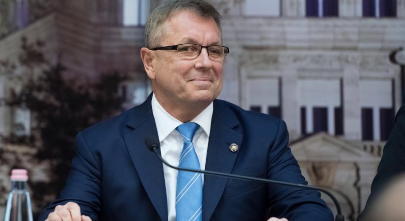 Éles pengeváltás Matolcsy György és az ÁSZ között
