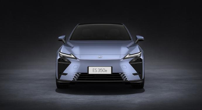 Elektromos Lexus ES világpremier