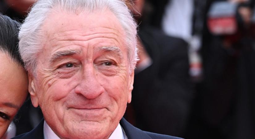 Ő az a kicsit sem hivalkodó, 40-es nő, aki Robert de Niro 7. gyermekét szülte meg. Feleségül is vette és így ragyog Tiffany a színész karján most