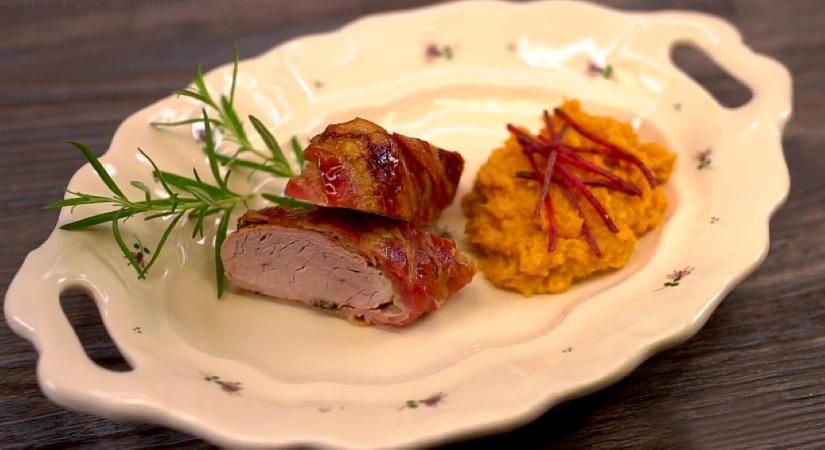 Baconbe tekert sertésszűz édesburgonya-pürével