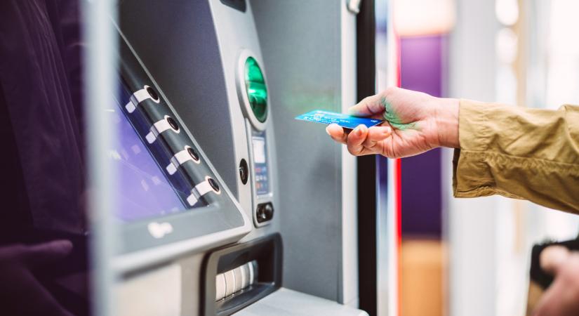 Minden magyar faluban lesz ATM és 150 ezres ingyenes készpénzfelvétel: ez vár a magyarokra