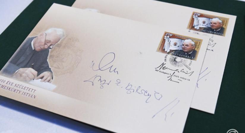 Alkalmi emlékbélyeget bocsátottak ki a száz évvel ezelőtt született Nemeskürty István tiszteletére