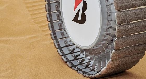 Tevetalp mintájára készít kereket a Bridgestone, a holdjáróra szerelhetik fel