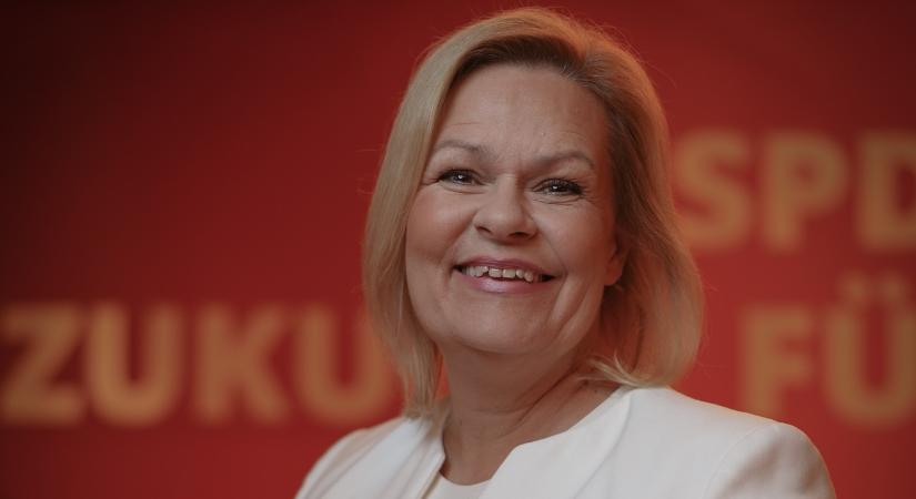 A német állam fizeti az AfD betiltásáért utcára hívott civil szervezeteket!