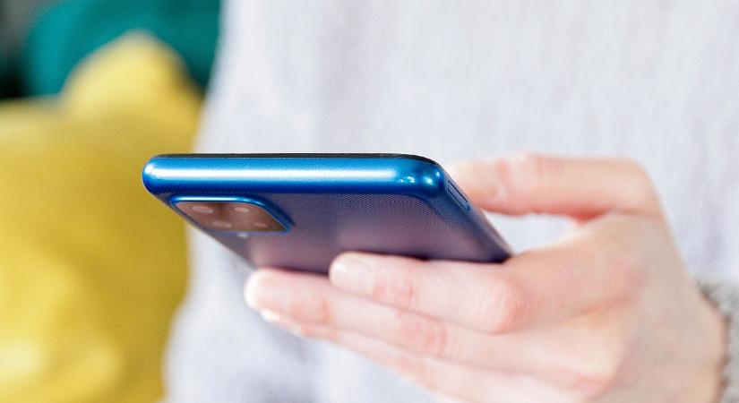Veszélyes mobiltelefonok lapulhatnak a zsebeinkben, listára kerültek