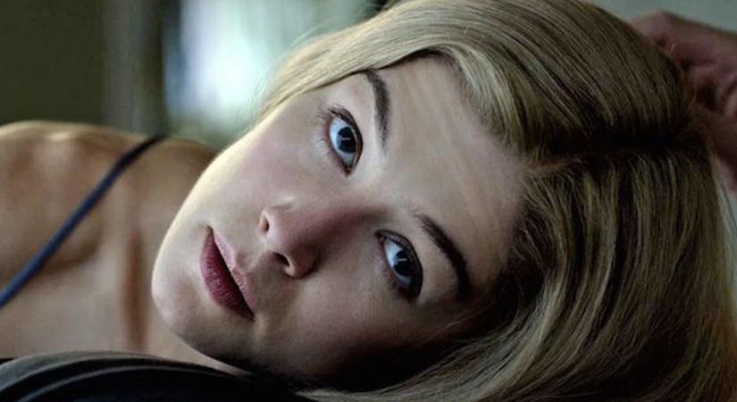 Rosamund Pike szerint arra kérték, hogy dobja le a ruháját a Halj meg máskor castingján, de ő nem volt rá hajlandó