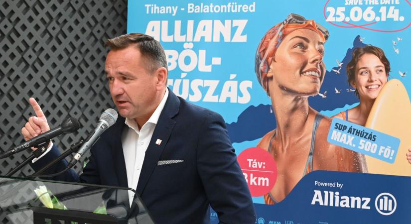 Tíz év után újra Öbölátúszás