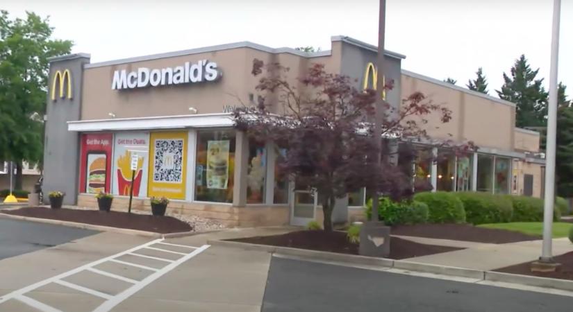 Ebbe a McDonalds-ba már nem engedik be a gyerekeket - Ez a döntés oka - Videó
